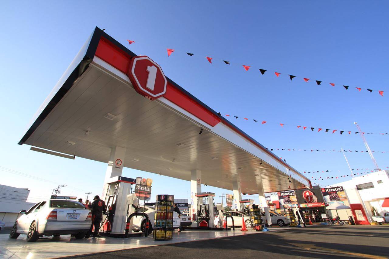 Estaciones de servicio 1 (one), carga gasolina en méxico